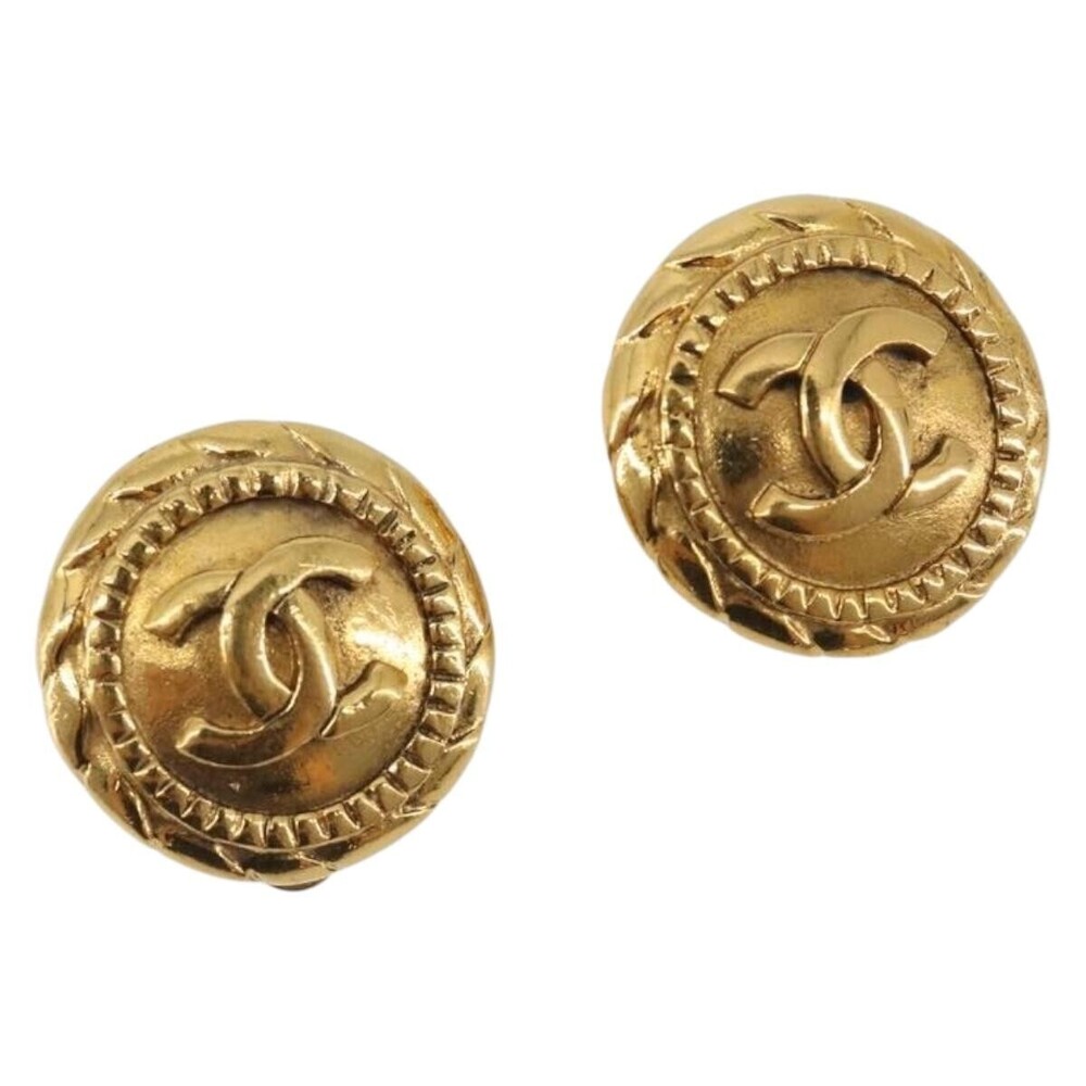 Chanel Vintage Round CC Clip-On Metal